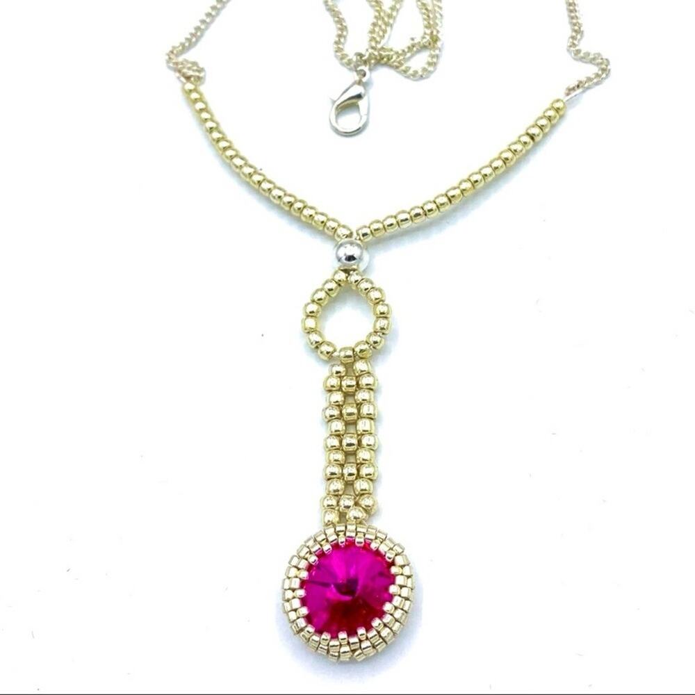 Hand beaded 14mm pink round crystal. Silver beads.‎ New With Tags ! collar style